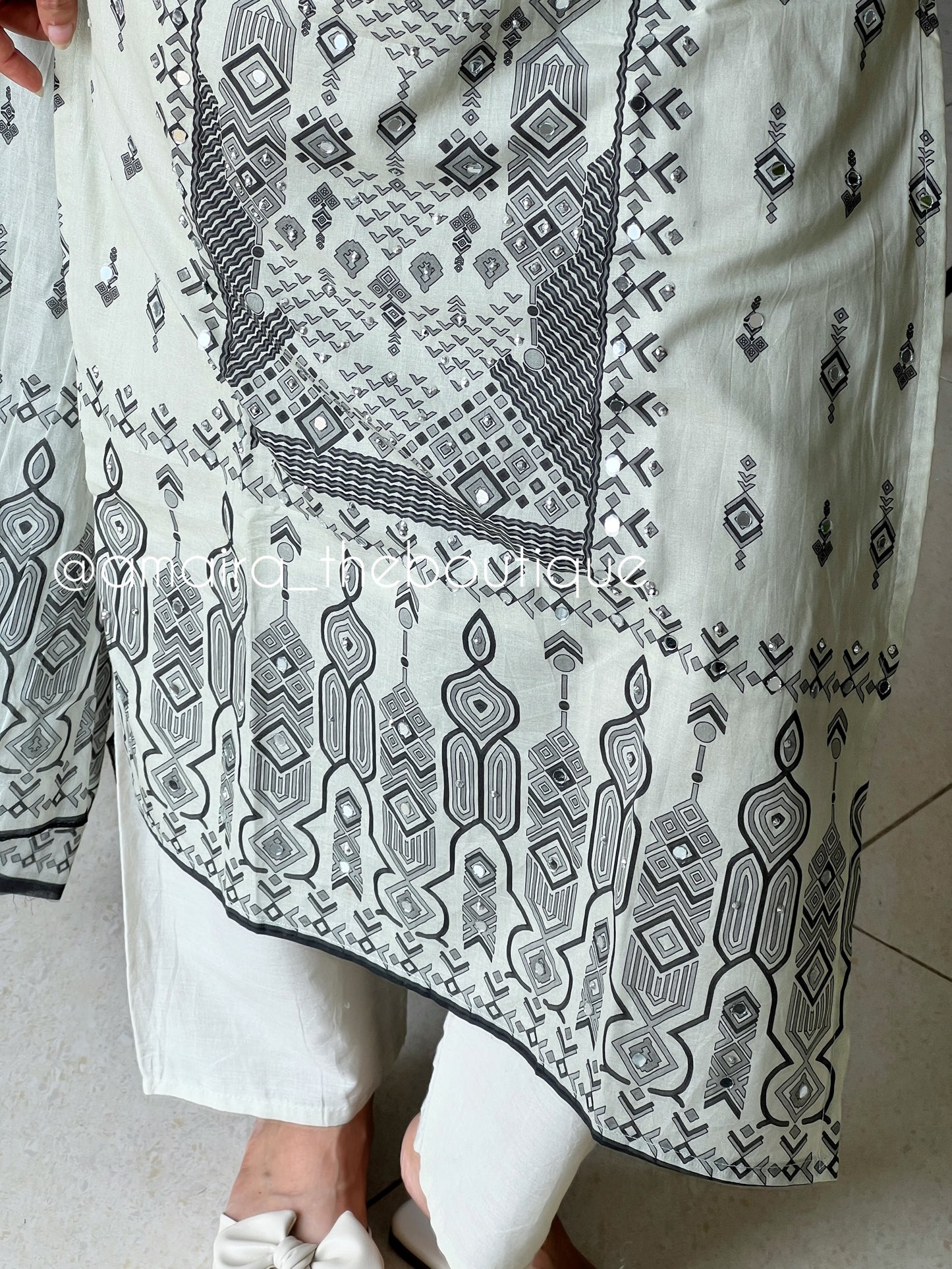 WHITE EARTHY KURTA SET