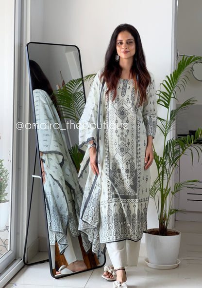 WHITE EARTHY KURTA SET