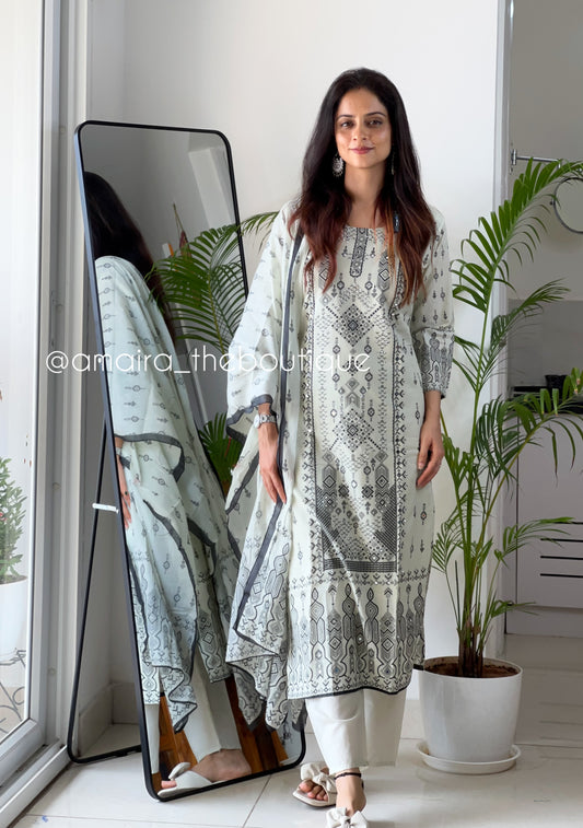 WHITE EARTHY KURTA SET